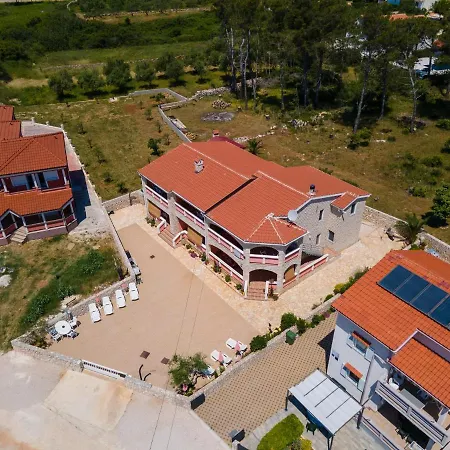 Pavic - Sapavac * Vir