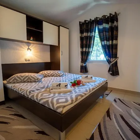 Pavic - Sapavac Apartment